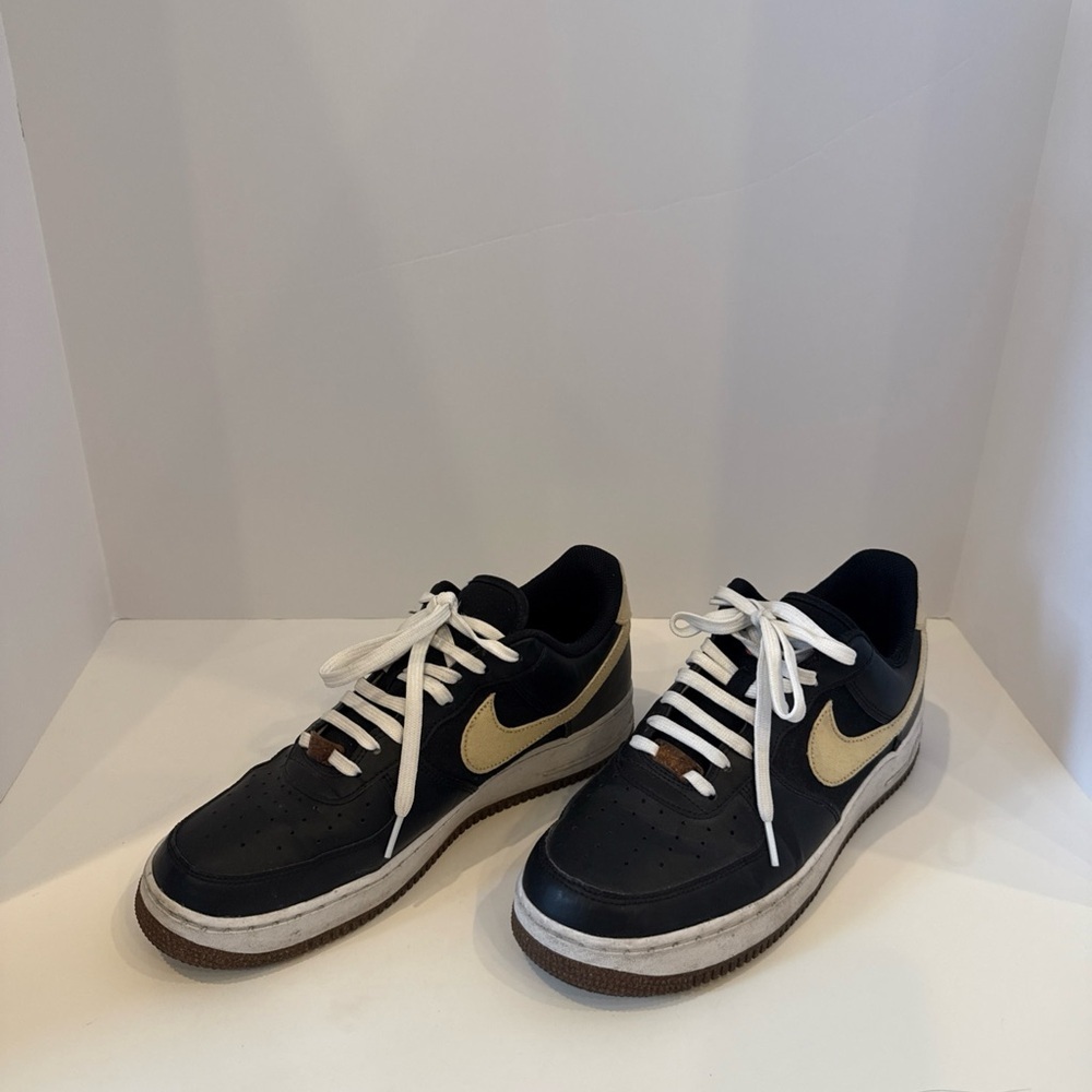 🔥 “Nike Air Force 1 ‘Fig. 3’ Black Leather – Size 10 –‎ Peach/Fig Embroidery” - Picture 4 of 8